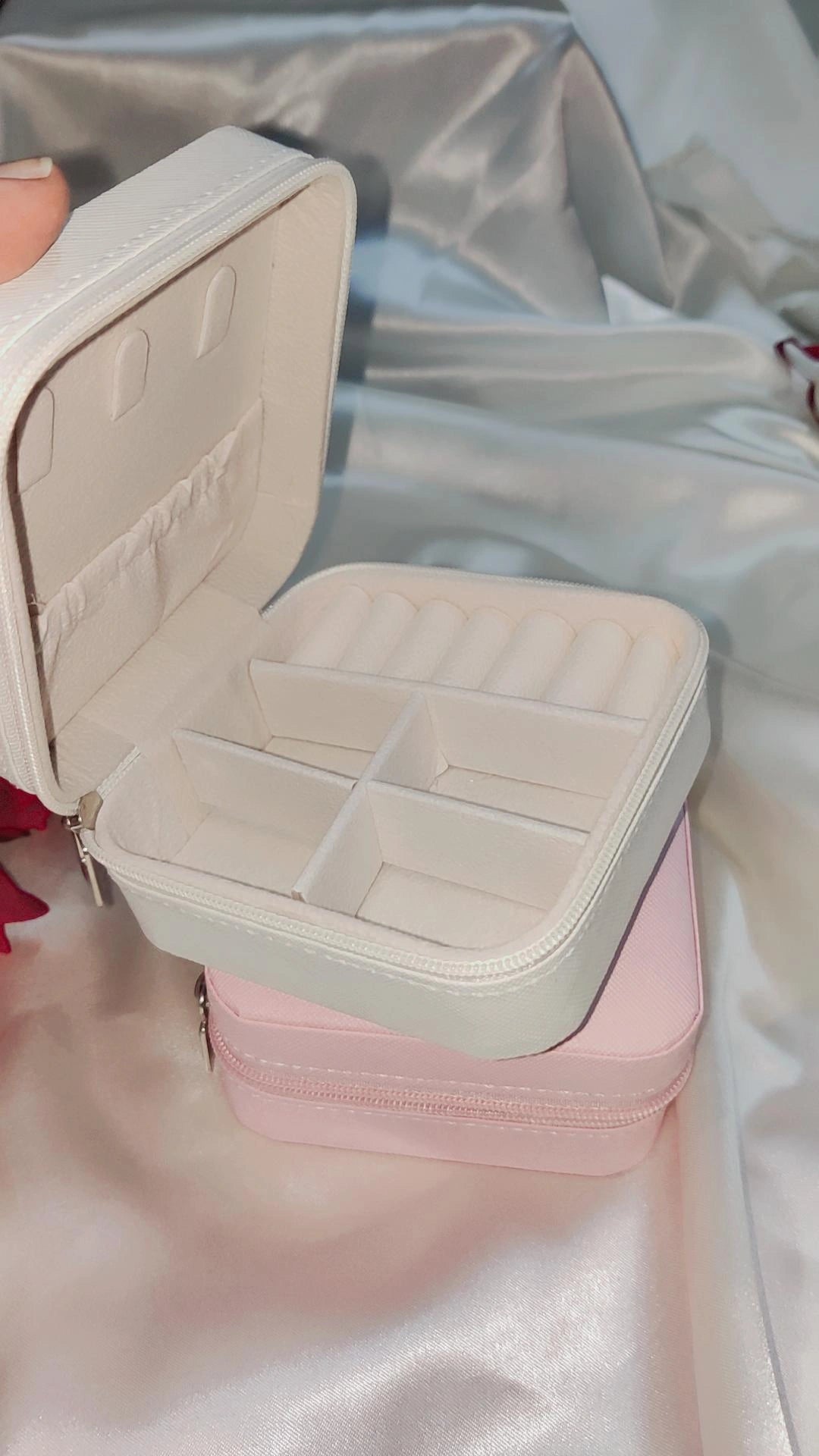 Classic Mini jewellery organiser only (without jewellery) size: 10×10×1.5 cm